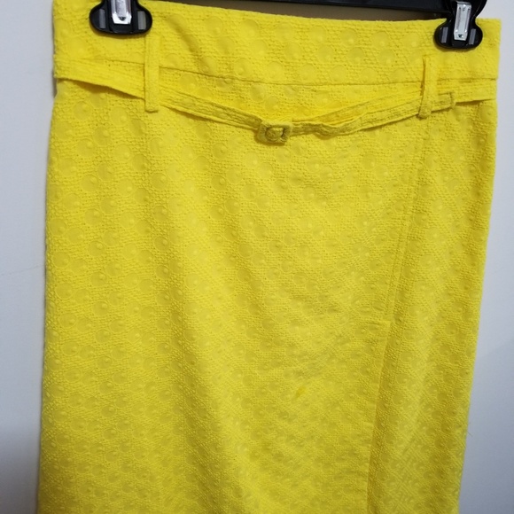 Express bright yellow textured skirt - Picture 4 of 5